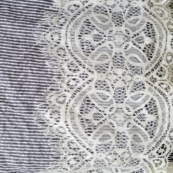 Joh Boho Striped Lace Top - Picture 3 of 8